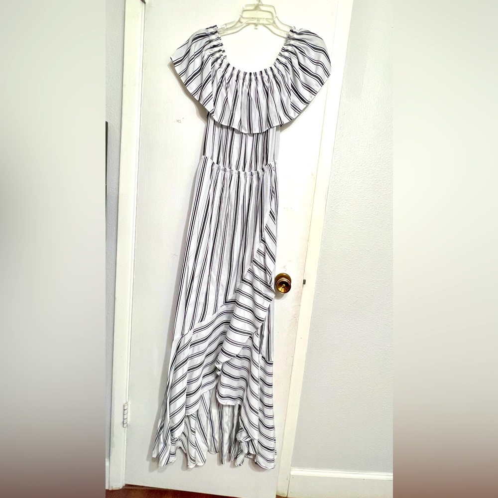 Express Ruffle Layered Cold Shoulder Off Shoulder Dress White Dark Grey sz S
